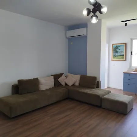 Kiart's By Sea * Golem (Tirana)